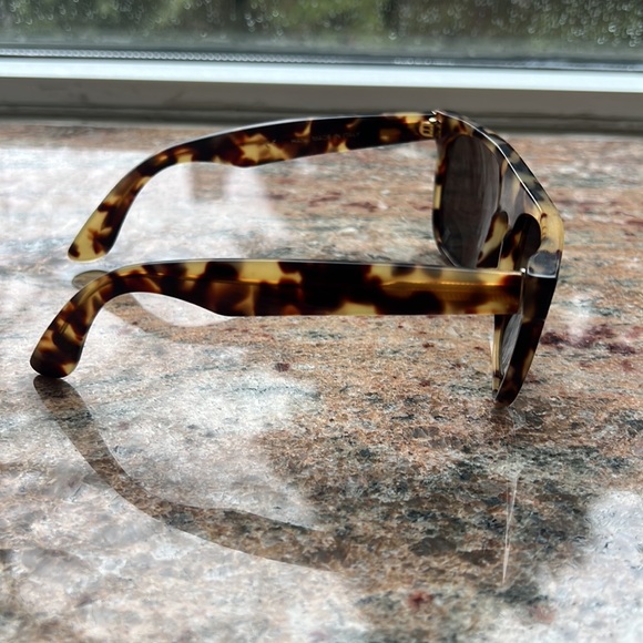 Retro Super Future Sunnies - Picture 2 of 6